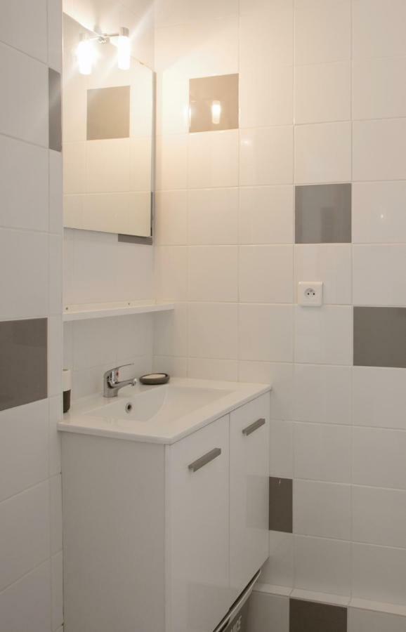 GregBnb-com - Filet suspendu ! - PARKING INCLUS - CLIMATISÉ - WIFI -15min Gare Tolone Esterno foto