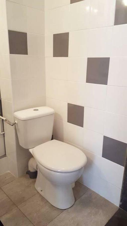 GregBnb-com - Filet suspendu ! - PARKING INCLUS - CLIMATISÉ - WIFI -15min Gare Tolone Esterno foto